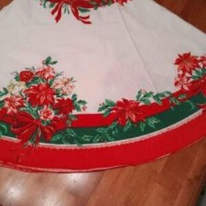 Vintage Christmas Tablecloth (round)